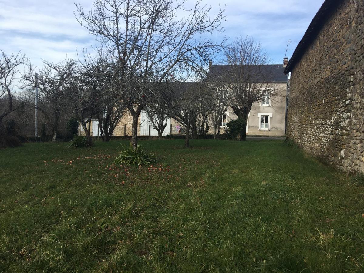 Bed and Breakfast La Mirabelle Saint-Pierre-de-Fursac Esterno foto
